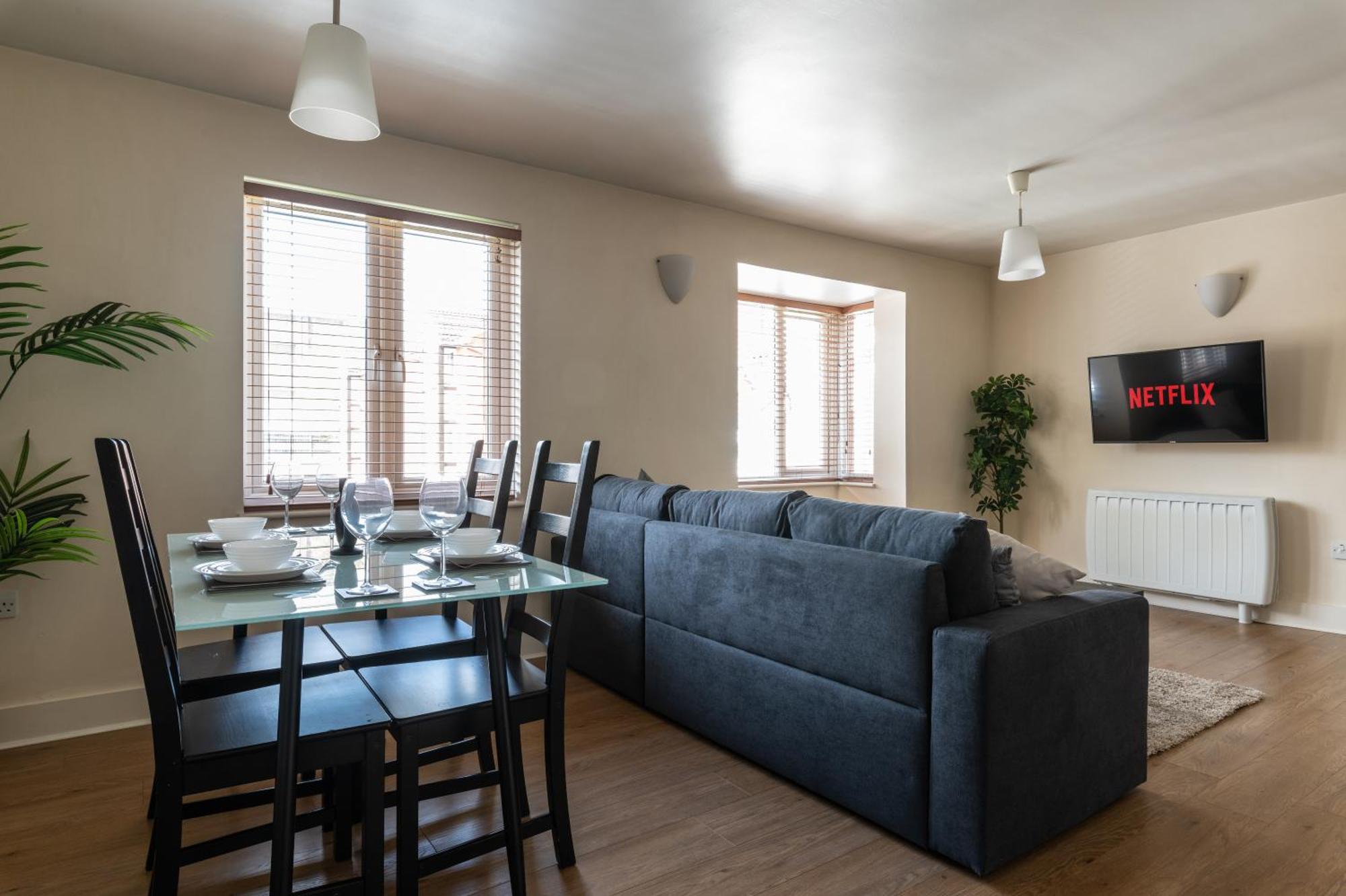 Spacious 2Br Flat - 2 Free Parking Spaces - Near Lgw Airport Crawley  Extérieur photo